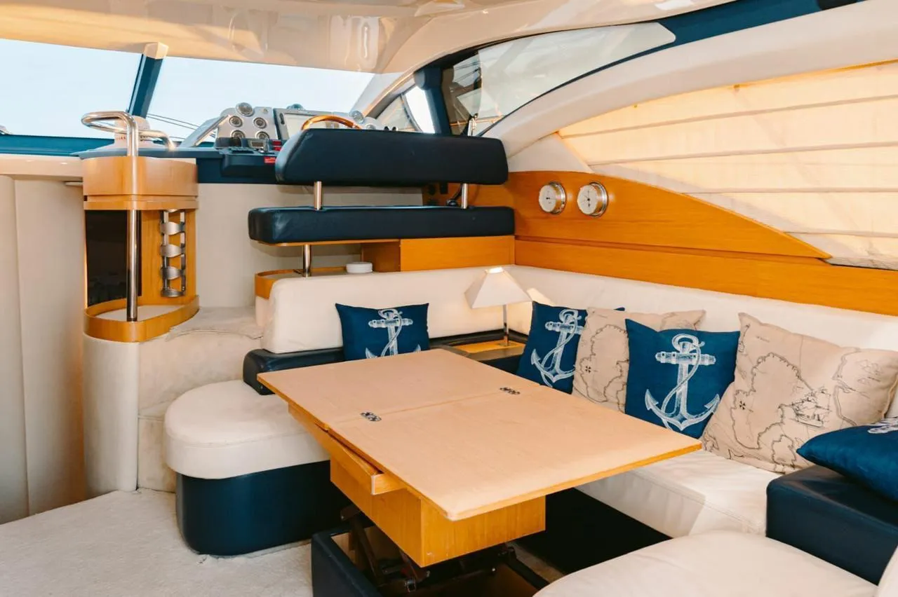 Detalle de 43 Ft Solare 1